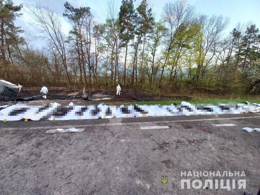 На Рівненщині у ДТП з бензовозом загинули 27 людей (Фото)
