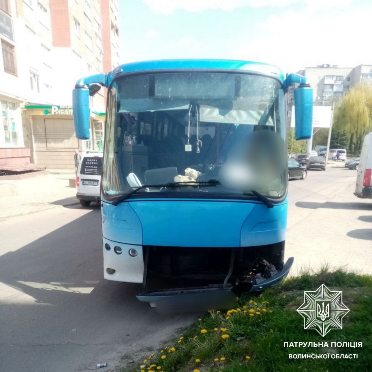 У Луцьку автобус заблокував рух на вулиці