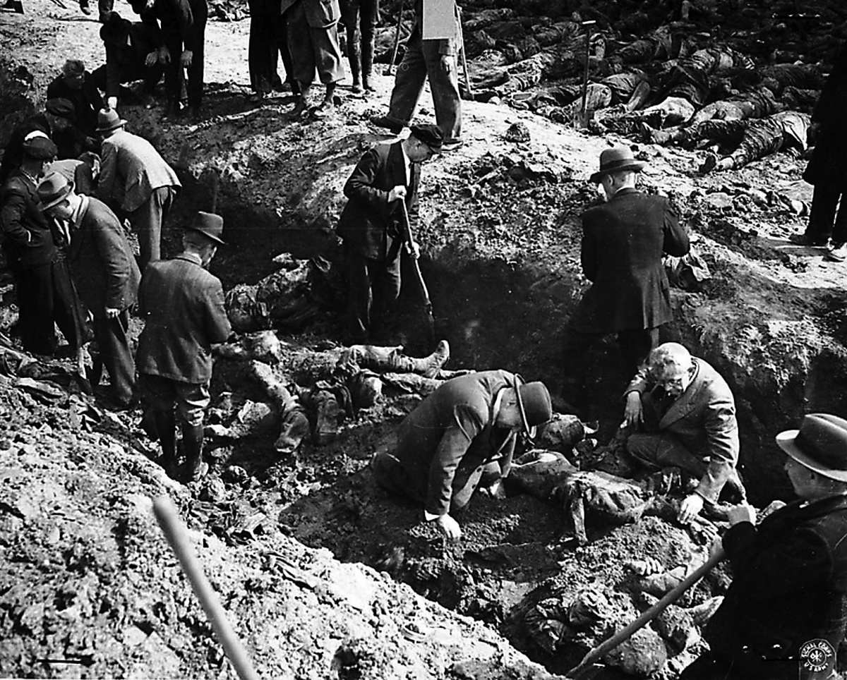 Німці розкопують могили