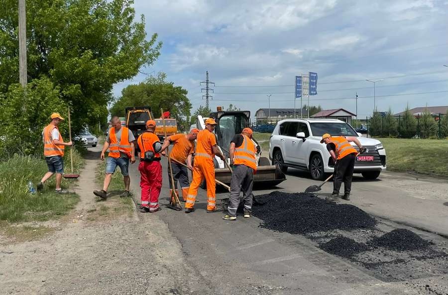 У Луцьку почали ремонт аварійних ділянок доріг
