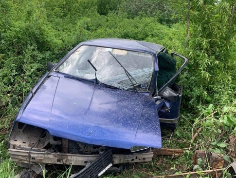 На Рівненщині водій скоїв ДТП і покинув в авто травмованих дітей