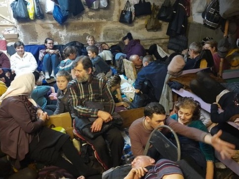 400 селян окупанти місяць тримали у підвалі школи