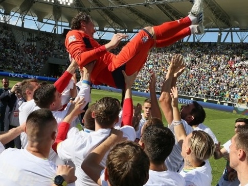 Збірна України яскравою перемогою провела «на відпочинок» свого воротаря