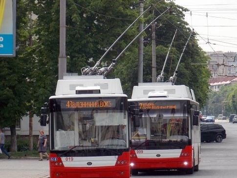 У Луцьку хочуть втримати старий тариф на проїзд у тролейбусі