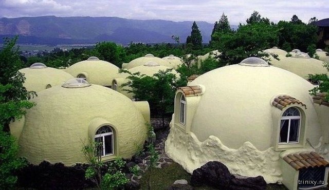 У зруйнованих селах людям збудують хати у вигляді куполів