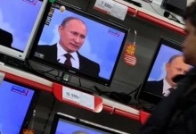 У Росії вчать правильно хвалити Путіна