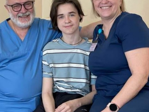 Італійський хірург врятував важкопораненого 15-річного хлопця з Краматорська