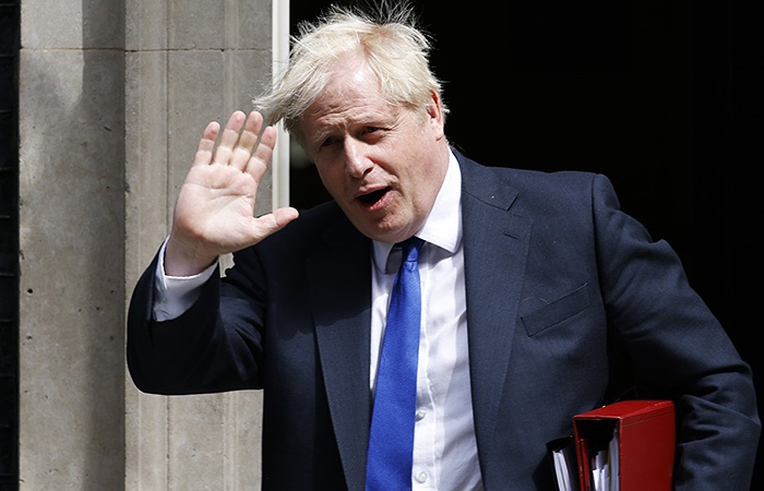 Прем’єр-міністр Великої Британії заявив про відставку через скандал з підлеглим