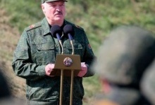 Лукашенко продовжує військові навчання