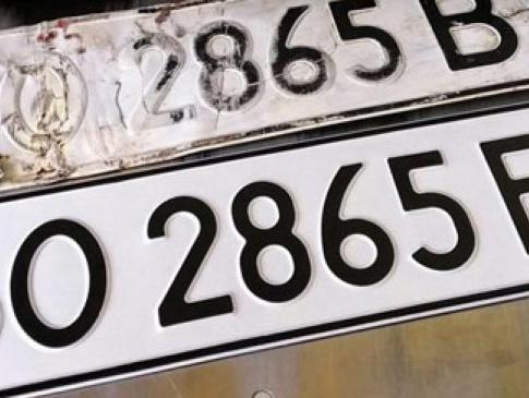 В Україні запровадили нові правила встановлення автомобільних номерів