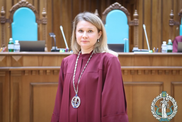 Юристку, яка сприяла пдписанню Харківських угод, призначили суддею Конституційного суду