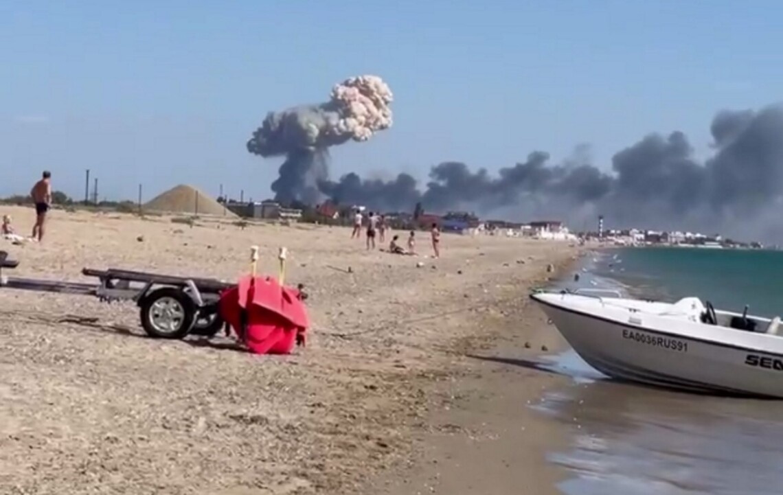 У Криму паніка через вибухи на одному з найбільших військових аеродромів