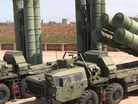 З Улан-Уде до кордонів з Україною везуть 28 ваганоів ракет до С-300