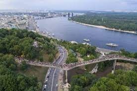 Київ врятували земля, вода і люди