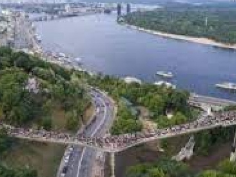Київ врятували земля, вода і люди