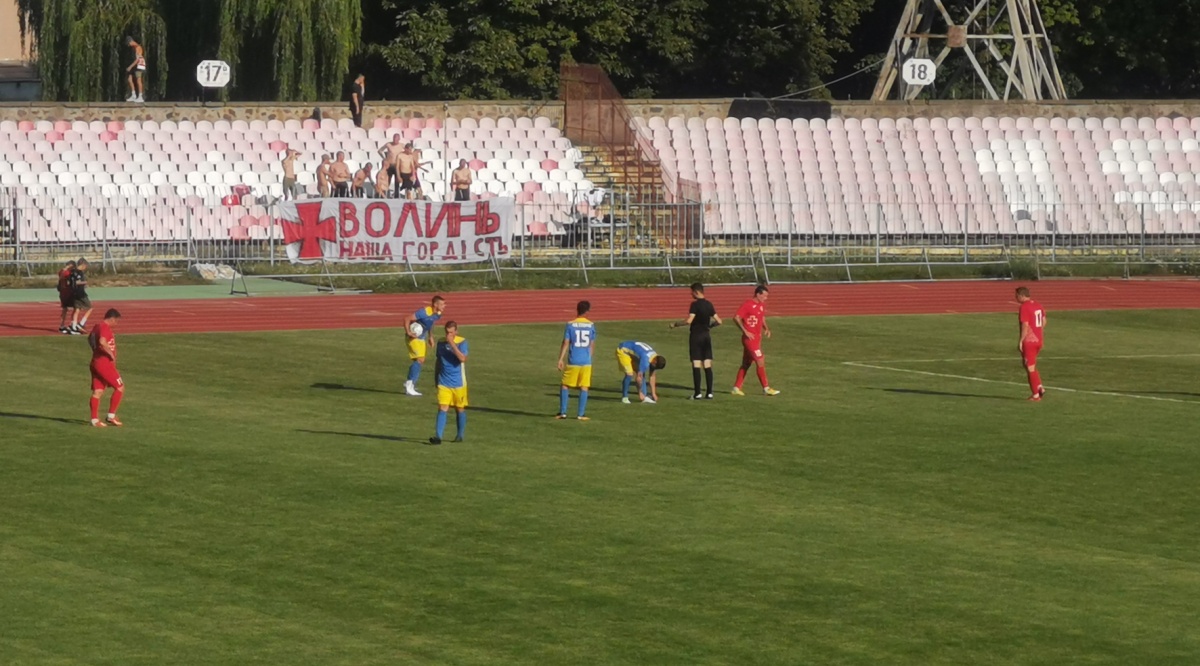 Військові авіатори зіграли у футбол із зірками ФК «Волинь»