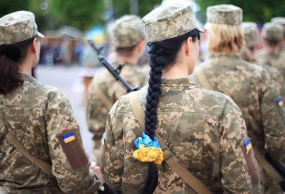 В Україні на рік перенесли військовий облік жінок