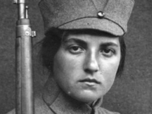Першою жінкою-офіцером була українка