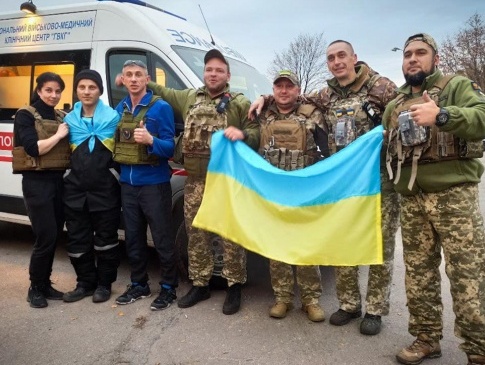 Україна повернула додому 107 захисників з російського полону