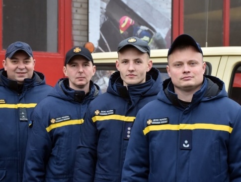 Волинські рятувальники вирушили на Чернігівщину (фото)
