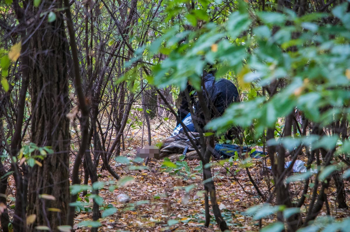 В одному з парків Луцька виявили тіло чоловіка