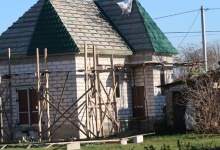 Хлопці воюють з Росією, а у їхньму селі на Рівненщині будують московську церкву?