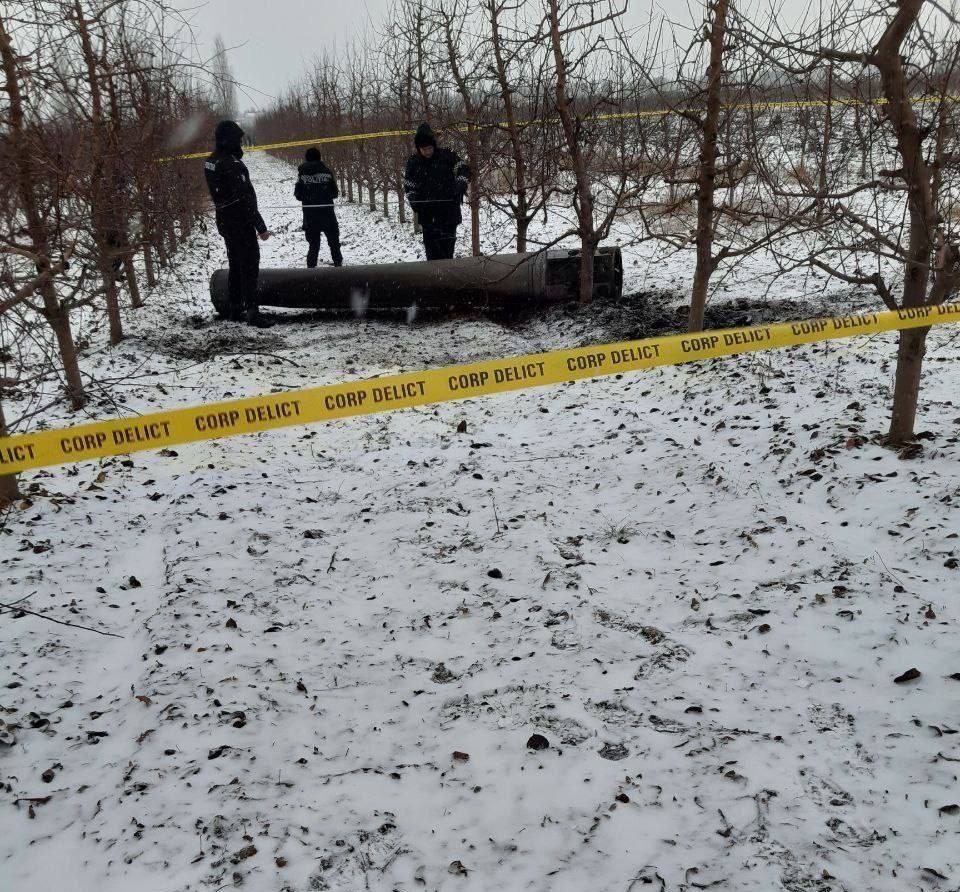 Під час удару по Україні одна ракета впала у Молдові (фото)