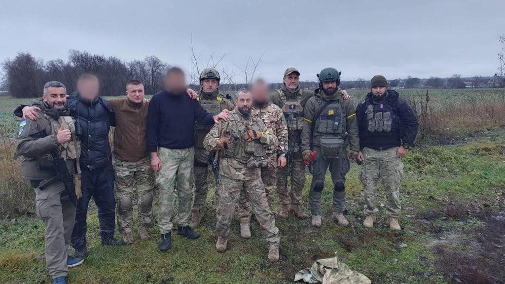 У результаті спецоперації визволили двох українських морпіхів (відео)
