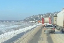 На Волині на пункті пропуску черга з вантажівок на 5 кілометрів (відео)
