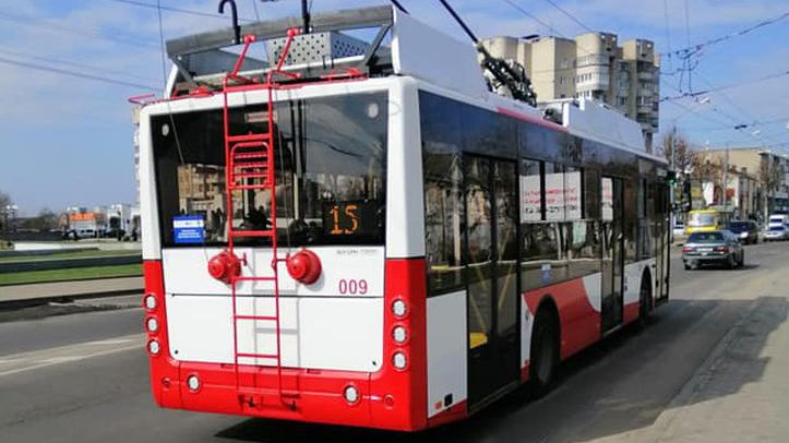 Через відключення світла тролейбуси у Луцьку курсуватимуть за зміненими маршрутами