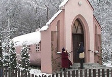 Понад 20 років громада католиків на Тернопільщині молиться у цистерні