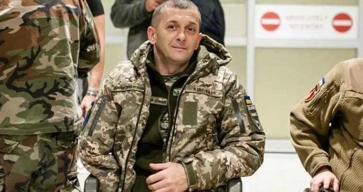 Михайло Діанов передав зібрані на лікування мільйони бійцю 14 бригади