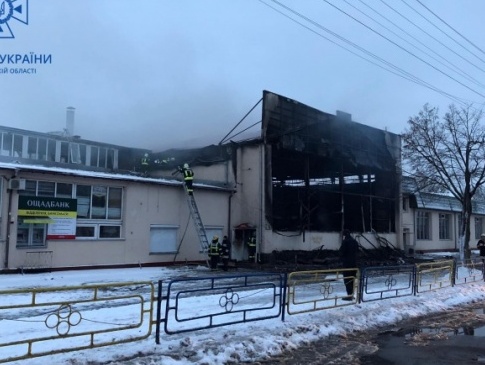 Причину пожежі на ринку у Луцьку досі не встановили
