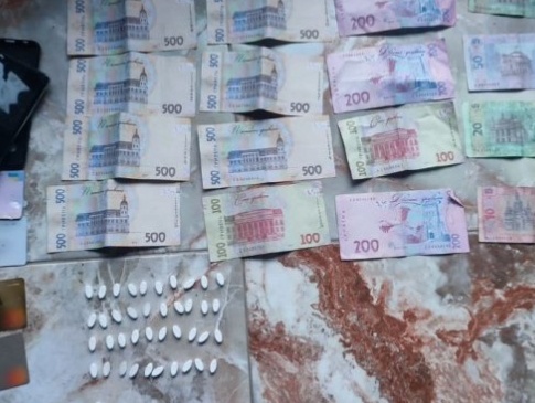 Волинянин за кордоном купував наркотики і продавав їх в Україні