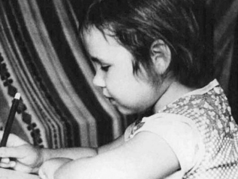 Маленька полтавчанка створила понад дві тисячі малюнків – і померла в 11 років (фото)