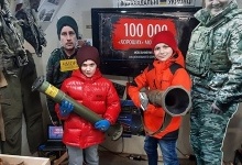 Рівненськими школами подорожує музей російсько-української війни на вантажівці