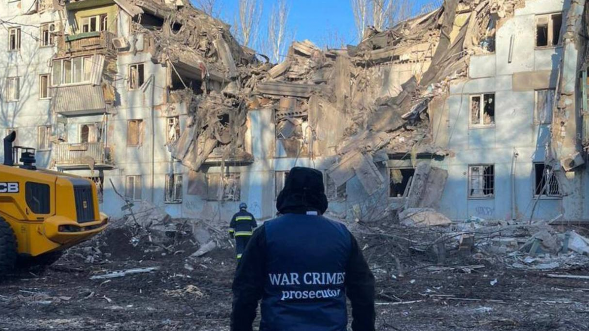 Ракетний удар по багатоповерхівці у Запоріжжі: загинули 4 людини
