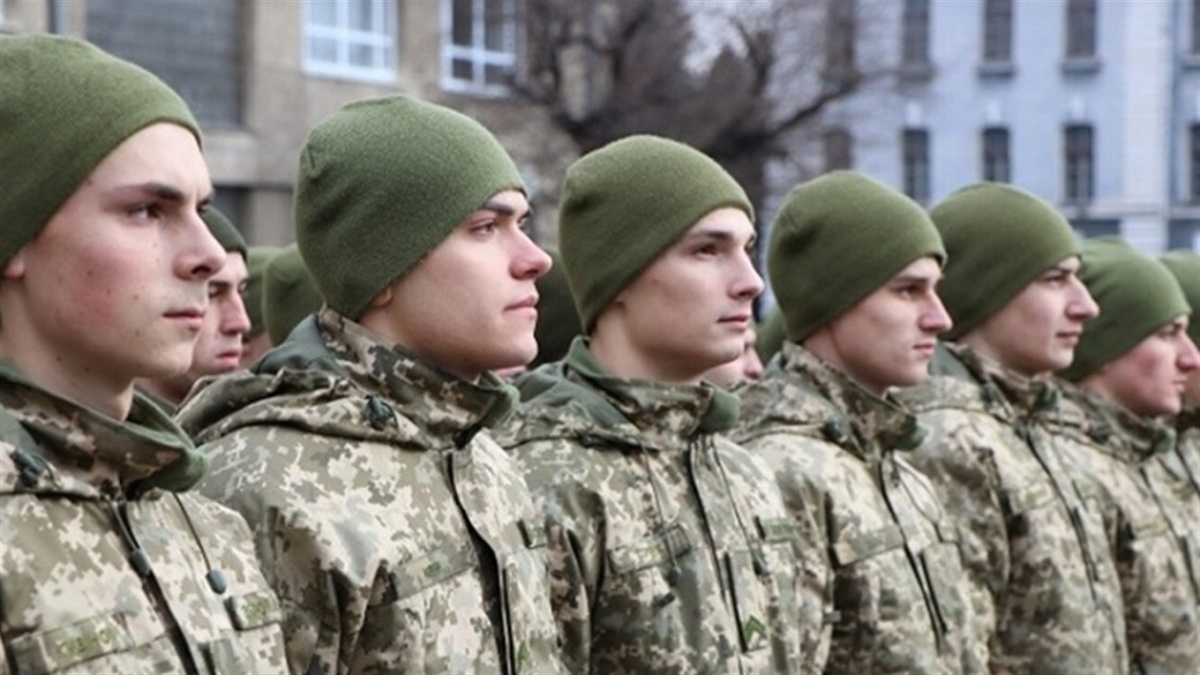 Строкову службу в Україні замінять обов’язковими курсами підготовки для всіх