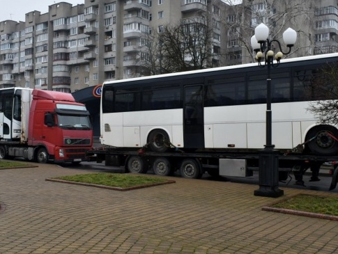 Волинь отримала шкільні автобуси від Франції