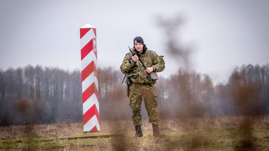 Польща почала зводити електронний бар'єр на кордоні з Росією