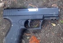 У Луцьку на дитячому майданчику знайшли пістолет