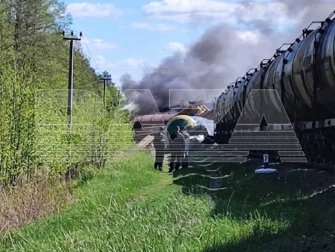 У Росії пустили під укіс потяг з пальним (відео)