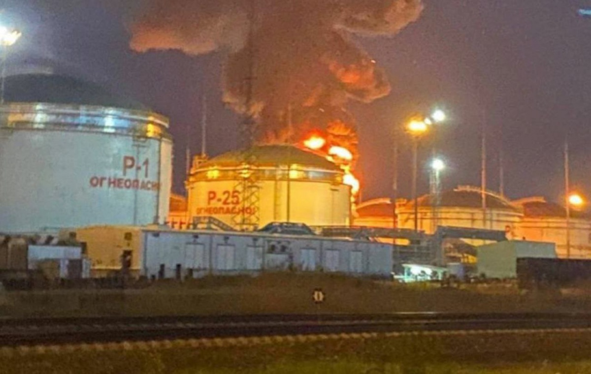 Бавовна на Росії: підрив залізниці й вибух на нафтобазі у Тамані
