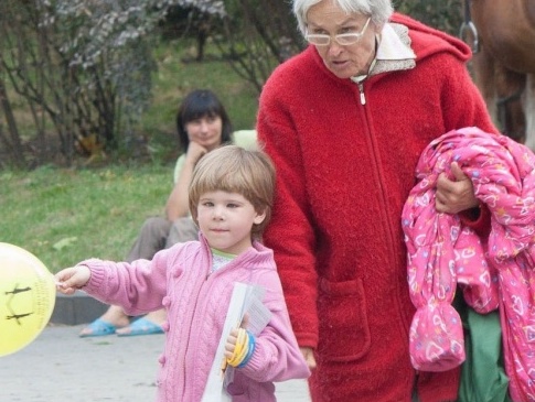 У найстаршої мами України забирають дочку