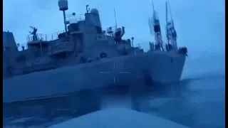 Показали відео влучання безпілотника у російський корабель (відео)