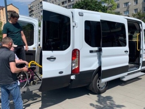 У Луцьку люди з інвалідністю зможуть безкоштовно скористатися автомобілем мобільної бригади