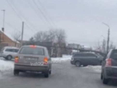 У Луцьку комунальників визнали винними у ДТП за поганий стан дороги