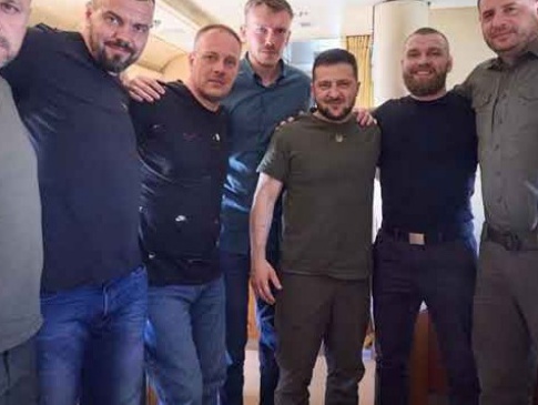 В Україну повернулися командири «Азовсталі»