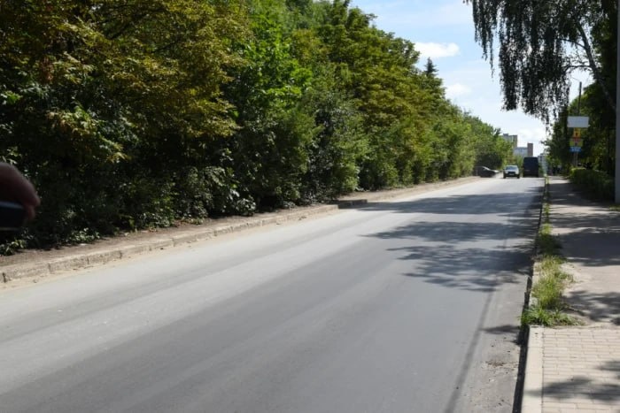 Біля Луцька ремонтують аварійні ділянки дороги