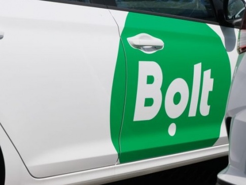 У Луцьку водій таксі Bolt видурював у клієнтів гроші